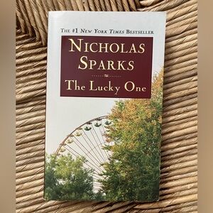 Nicholas Sparks “The Lucky One” Paperback Book